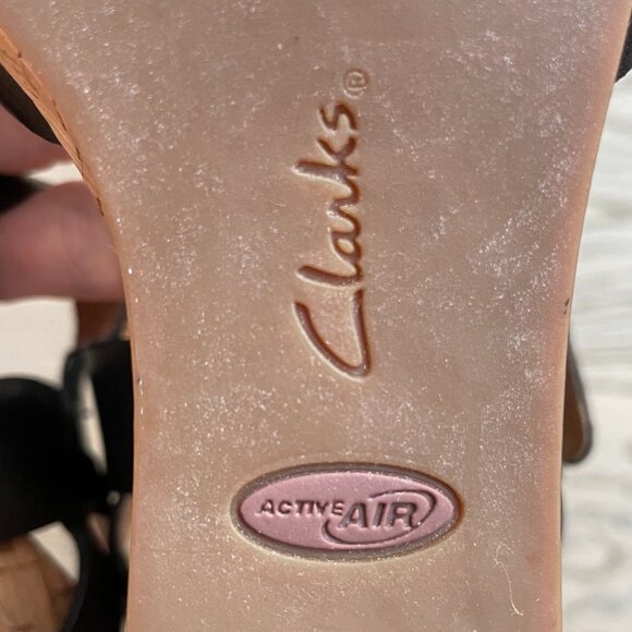 Clarks Artisan Active Air 3" Heel Wedge Leather Sandals Black + Tan Sz 8M - Picture 7 of 10